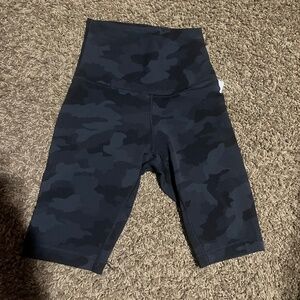 NWT Lululemon Align Camo Biker Shorts Size 4 SHR 10”